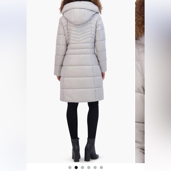 Kenneth Cole New York XL Soft Cire
Funnel Neck Puffer Coat Women's silver color - Picture 6 of 6